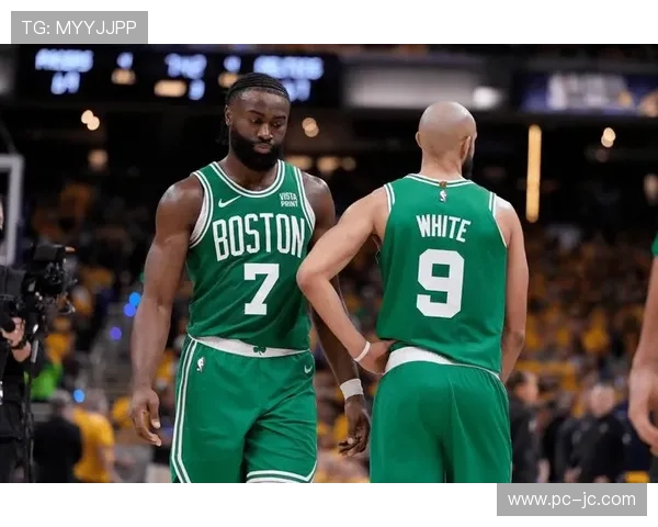 凯尔特人第三节逆转比分，怀特连续三分扳平局势