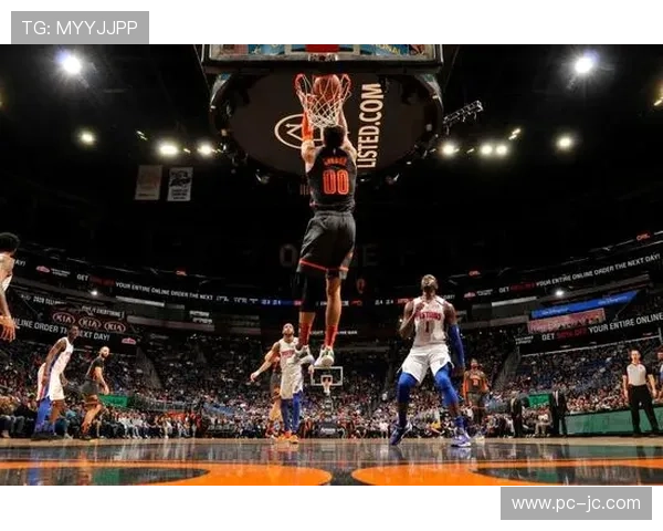 加时赛肉搏战密云队篮板致胜，观众呐喊声响彻场馆